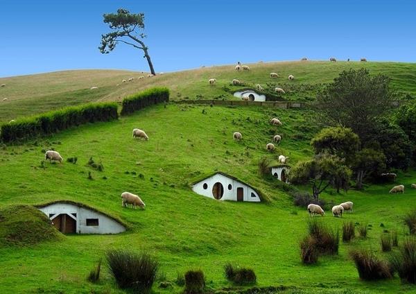 hobbit-house-magic-hill-and-hobbit-houses