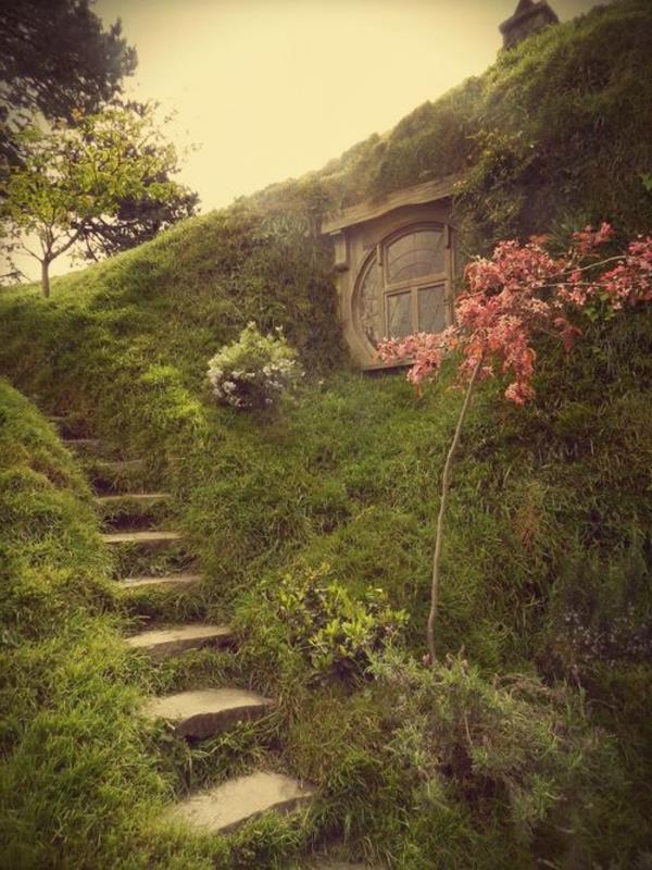 hobbit-house-in-middle-earth-in-new-Zeland
