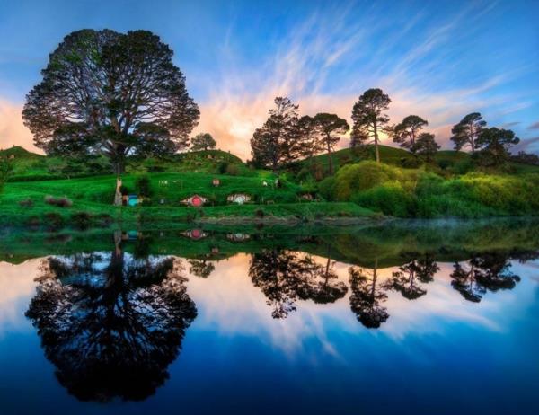 hobbit-house-view-of-hobbiton