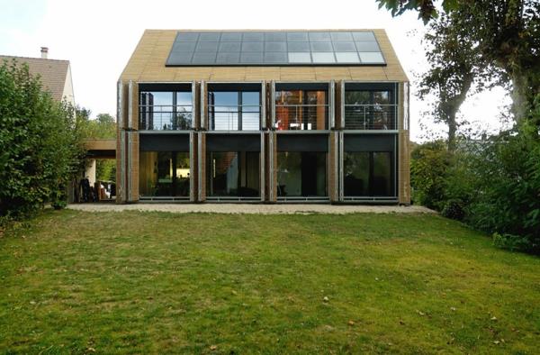 pasivne hiše-sončni kolektorji-na-strehi