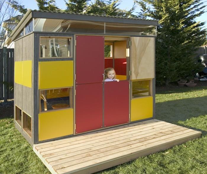 medinis namas-medinė kabina-vaikas