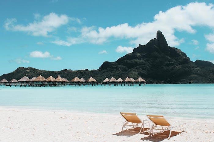 Berrak mavi denizin muhteşem manzarasına sahip Bora Bora fotoğrafı, doğa duvar kağıdı, cennet manzarası, profesyonel fotoğrafçılık