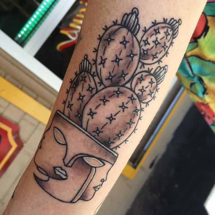 tatuiruotės rankogaliai, originalus puodelis, ištatuiruotas vienspalviais ir kaktuso spalvomis