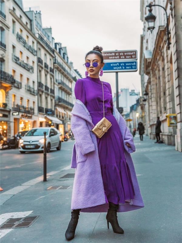 jesen-zima 2019 trendovski videz žensk, modne barve oblačil vijolična, totalni vijolični videz s plaščem sivke