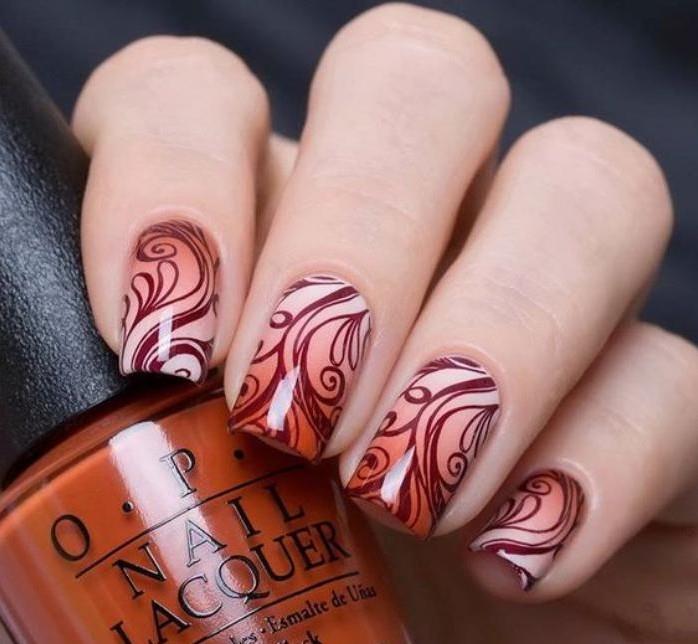 manikura-grafiti-žigosanje-nail-art-nohti-grafiti