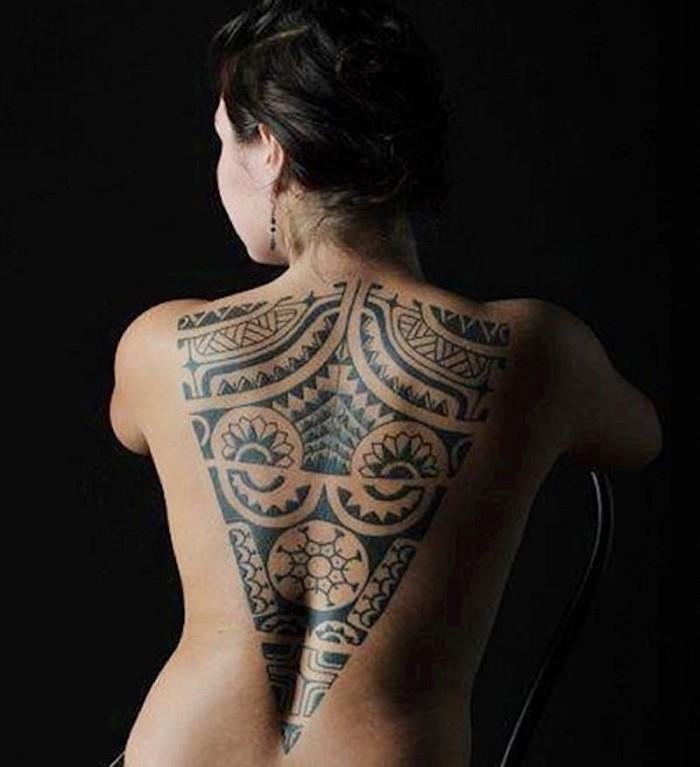 maorių tatuiruotė reiškia maorių tatuiruotė polisietė tatuiruotė tatuiruočių dailininkė