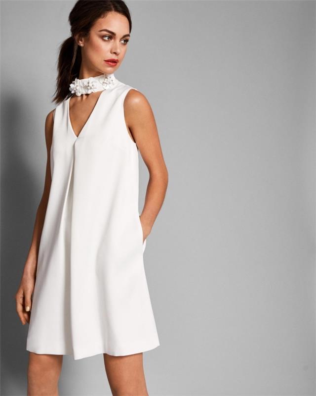 bir kadının yaz akşamı için nasıl iyi giyinilir, çiçek gerdanlık yakalı kısa beyaz gece elbisesi fikri