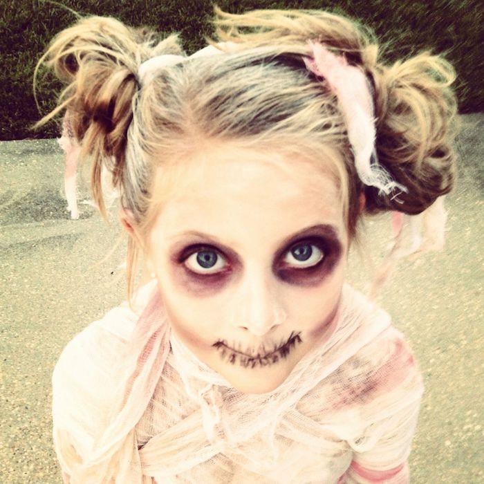 baisus Helovino makiažas mažai mergaitei kaip ragana su akių šešėliais