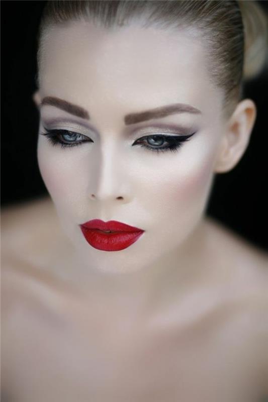 make up oči s črnimi svinčnikovimi očmi in rdečimi ustnicami femme fatale style