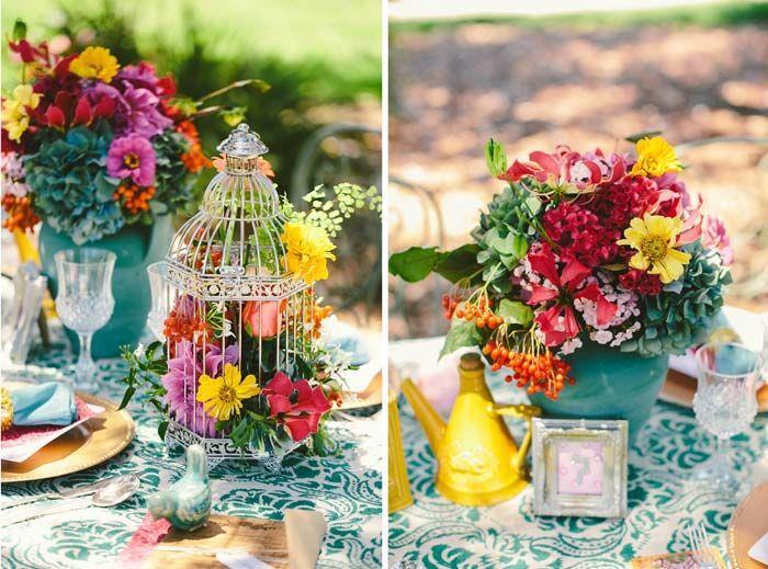Barvita poročna dekoracija, ideja, kako okrasiti poročno mizo, poletna cvetlična dekoracija