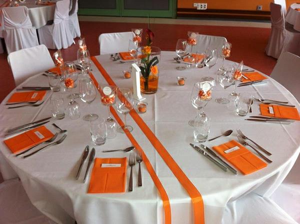 vestuvių-oranžinės-baltos-deko-stalo dydis