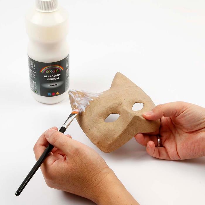 maske süsleme adımları, karton maske üzerine bir kat beyaz boya nasıl uygulanır