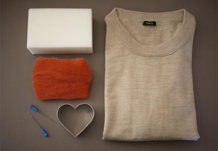 papuoškite megztinį veltinio vilnos aplikacijomis, sukurkite geras drabužių dekoracijas