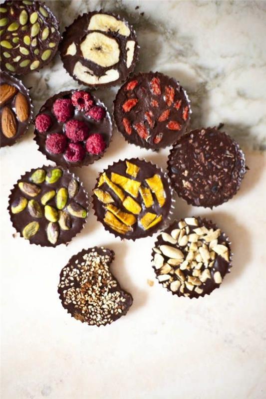 mendiants-au-chocolat-mendiants-with-avietės ir bananai