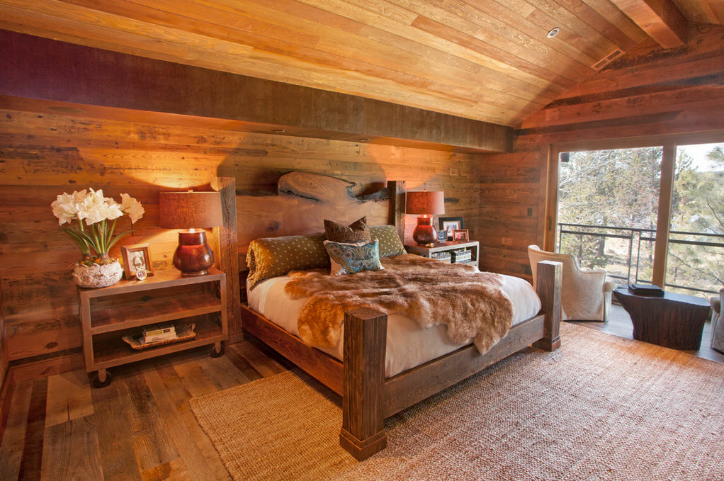 La cama de madera complementa el diseño ecológico