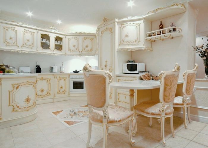 baročna dekoracija, očarljivo pohištvo, bela kuhinja z zlatim okrasjem