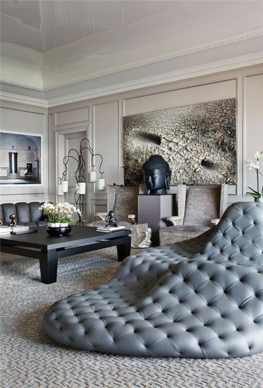 barokiniai šviesiai pilkos spalvos dygsniuoti baldai daro didelį paviršių sėdėti ir gulėti