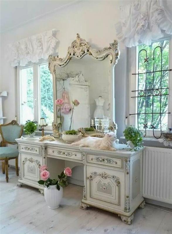 Dalgalı dekoratif elemanlara sahip Baroc kabine büyük beyaz aynalı tuvalet masası