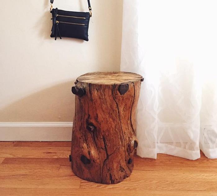 izdelajte leseno pohištvo z okrasnim prtljažnikom