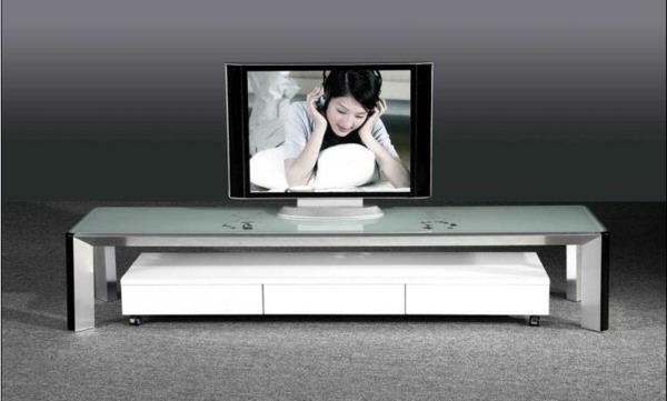 baltai lakuota televizoriaus spintelė dviejuose korpusuose