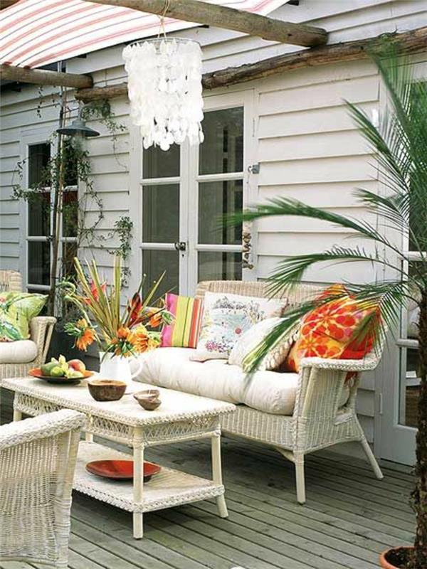 bambusovo pohištvo-za-verando-pred-hišo-bež-bambusov kavč