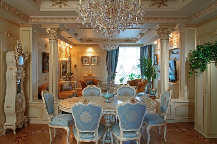 baročno pohištvo, baročni dekor, lesena tla, strop z zlatim dekorjem, okrasni stebri