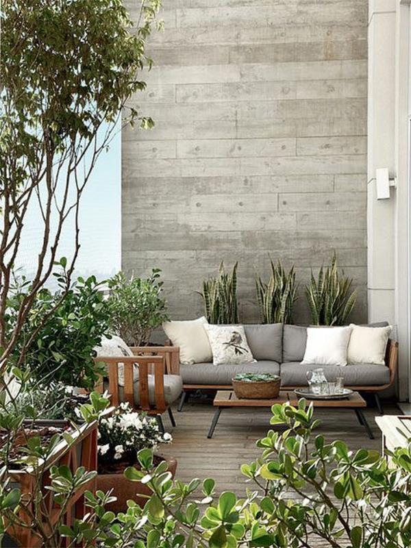 pohištvo-palete-les-zelene-rastline-zunanjost-terasa