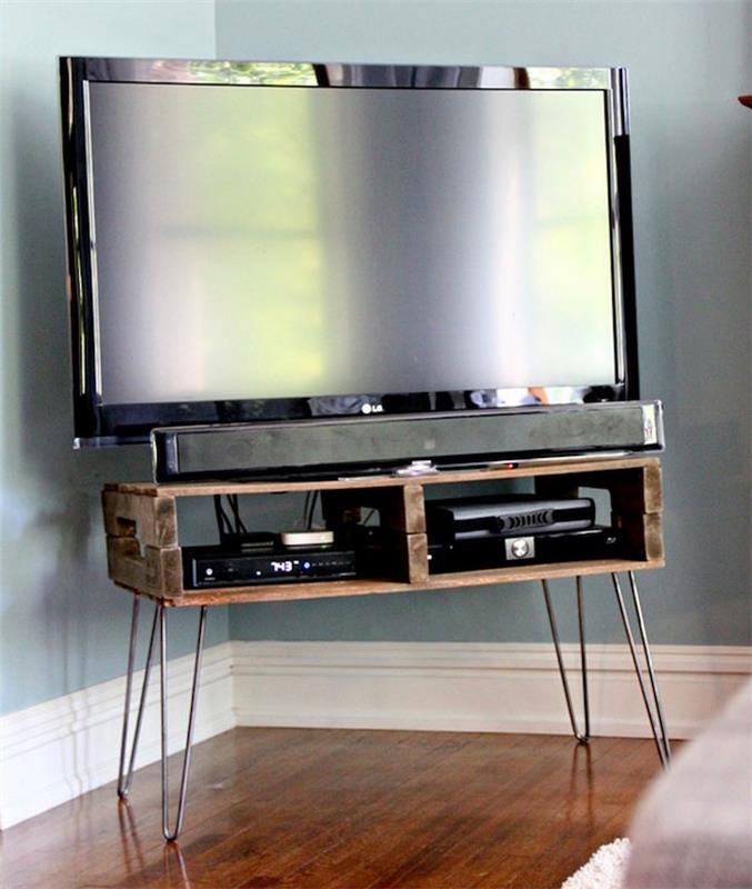 majhna omara s paleto na nogah za televizijo, lesena omara iz palet, da to storite sami