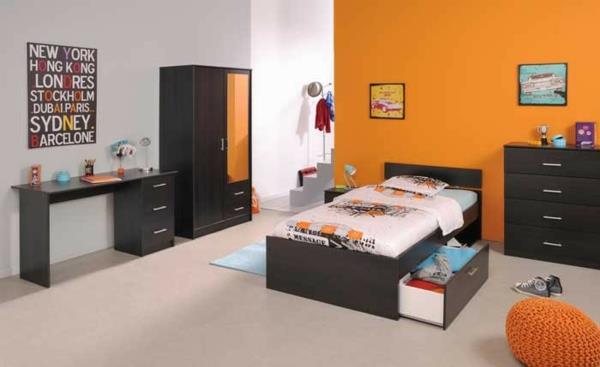 parisot-mobilya-siyah-mobilya-ve-turuncu-duvar