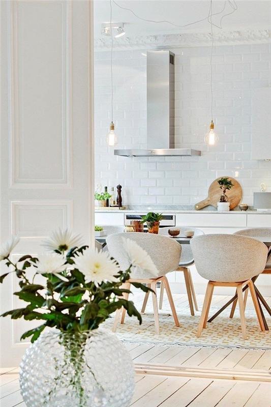 Skandinaviški baldai-baltas-interjeras-skandinaviški-vintažiniai-baldai-taupe spalvos