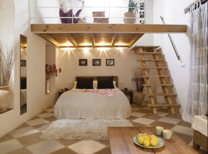 tarpinis miegamasis, dviejų lygių miegamasis, stačiakampis medinis stalas