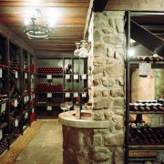 Arredare la cantina con la pietra selvaggia