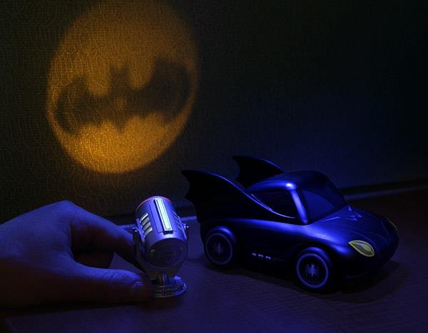 mini-batman-bat-signal-party-gift-geek-idea-original