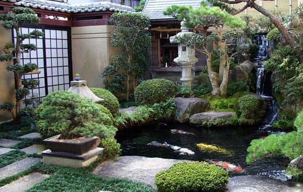 mini japoniškas sodas, imituojantis tradicinį japonišką sodą