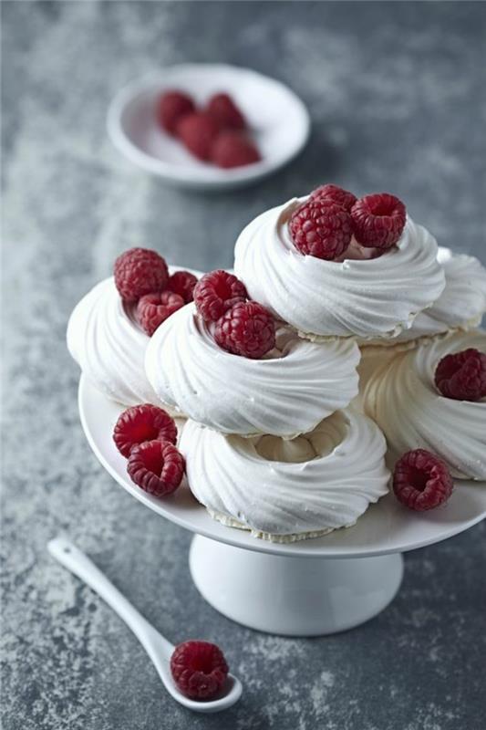 klasik mini pavlova tarifi, mevsim meyveli pavlova