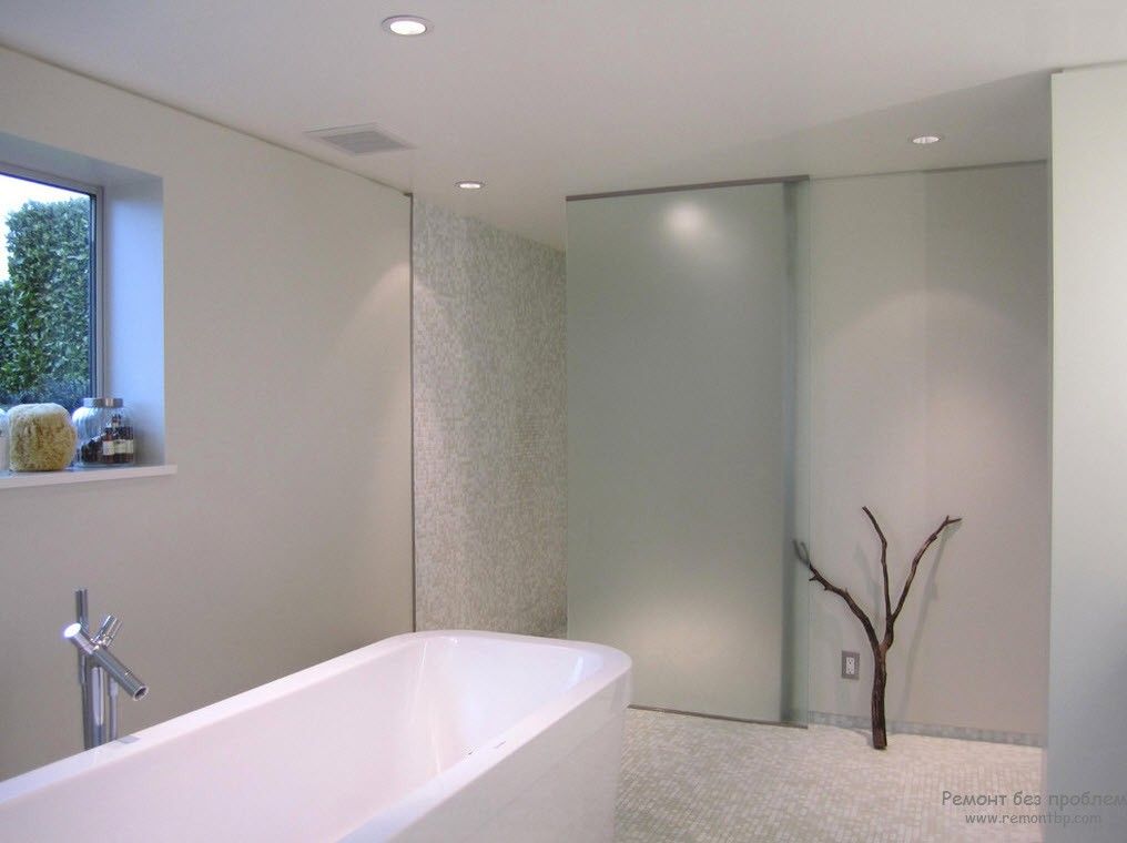 Um acessório para decorar um banheiro minimalista
