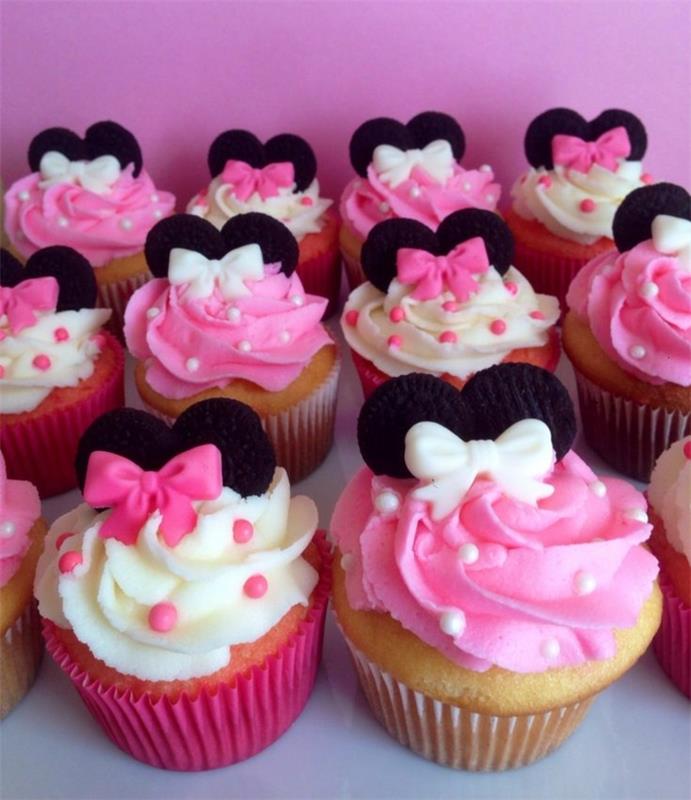 kız doğum günü keki tarifi, minnie mouse, vanilyalı pasta, kremalı dekorasyon, kurdeleler, kulaklı kurabiyeler, yenilebilir inciler