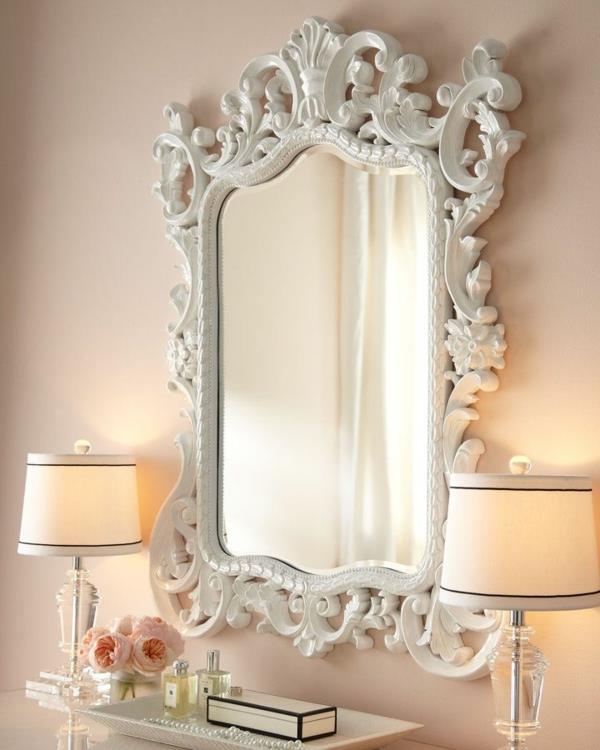 ogledalo-baročni okvir-belo-ornamentirano