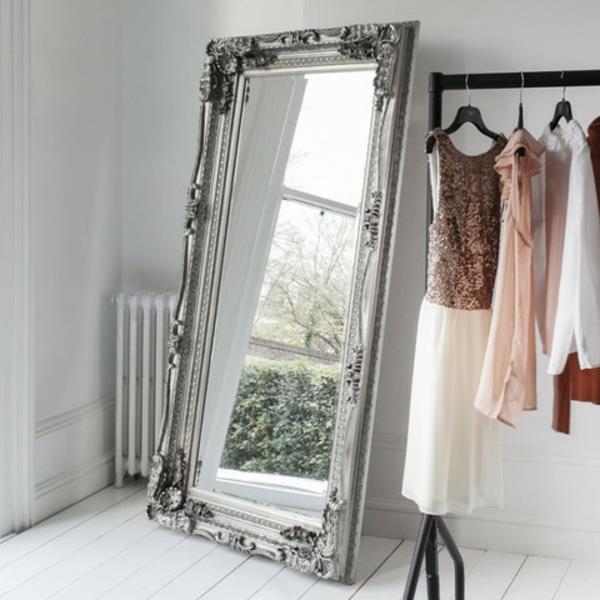 baroko veidrodis-drabužių stovas
