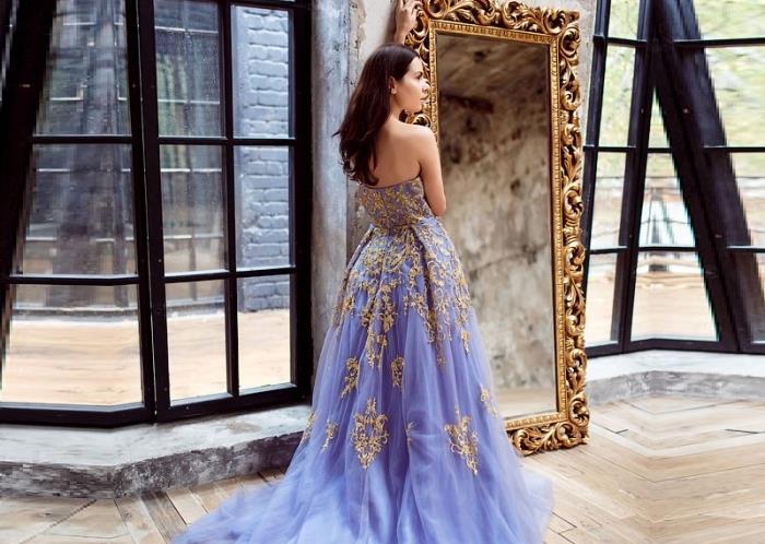 tül fırfırlı ve altın çiçek işlemeli etekli, modaya uygun mor renkte uzun resmi elbiseli prenses vizyonu