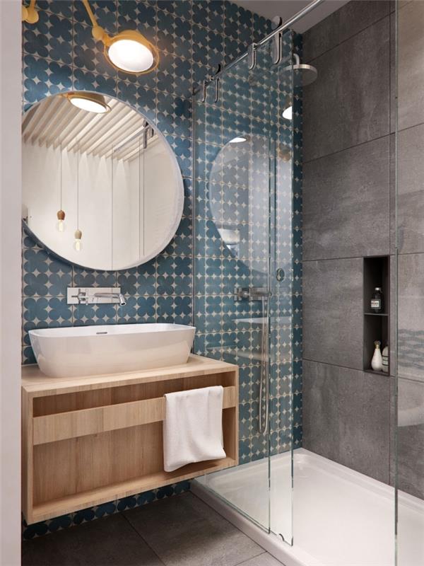 zamislite, katere barve sodobna kopalnica s tuš kabino, model modre ploščice v kombinaciji s sivo ploščico