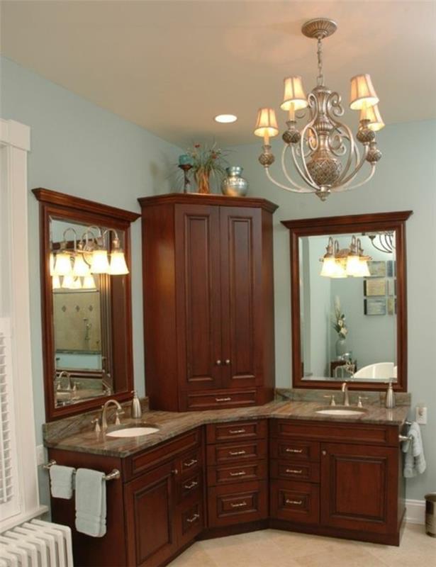 kopalniško ogledalo-lestenec-je-zelo-zanimivo-lesena-omara-tudi