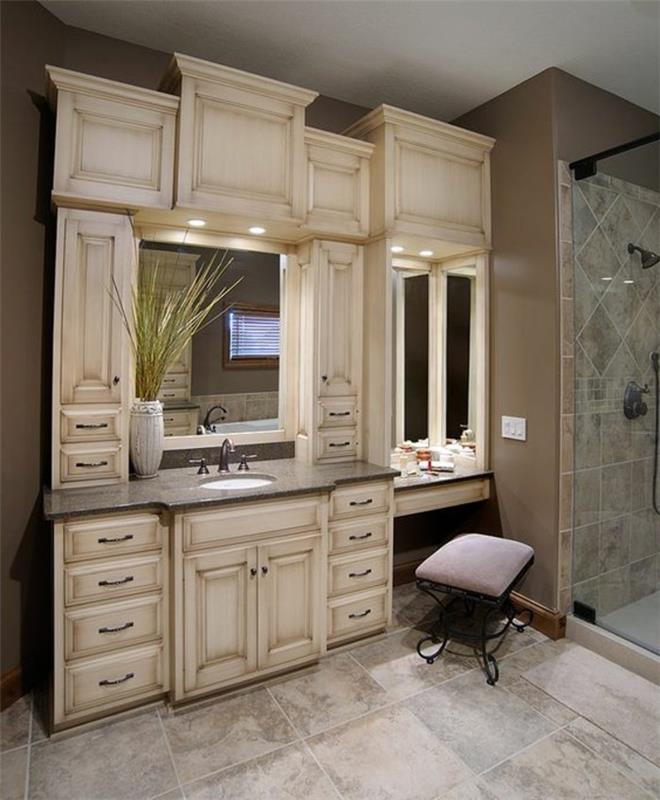 moderno-stol-kopalnica-ogledalo