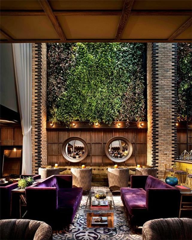 čarovniška zrcalna definicija dva okrasna kosa v lokalnem bar hotelu Thompson Chicago