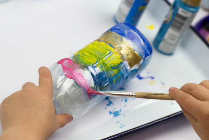kako narediti barvne spirale v recikliranih plastičnih steklenicah, ročna dejavnost recikliranja plastičnih steklenic