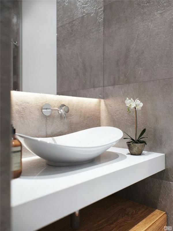 majhna sodobna kopalnica, pinterest kopalnica, dekoracija majhne kopalnice, kopalnica s stenami, pokrita s sivkastimi marmornimi ploščami
