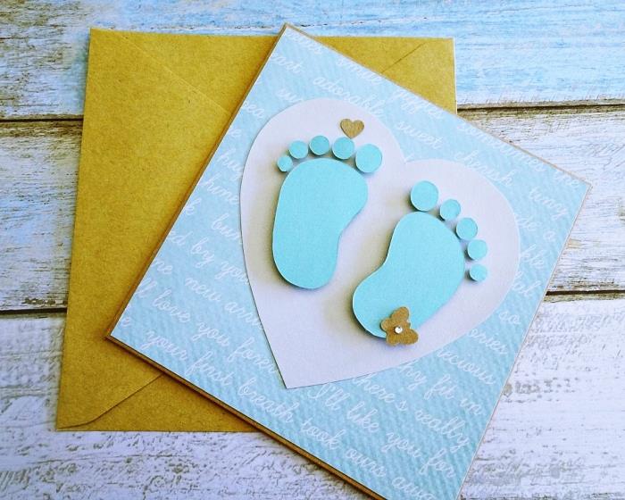 ucuz bir doğum duyurusu nasıl yapılır, küçük 3d efektli bebek ayakları ile kart stoğu doğum duyuru kartı şablonu