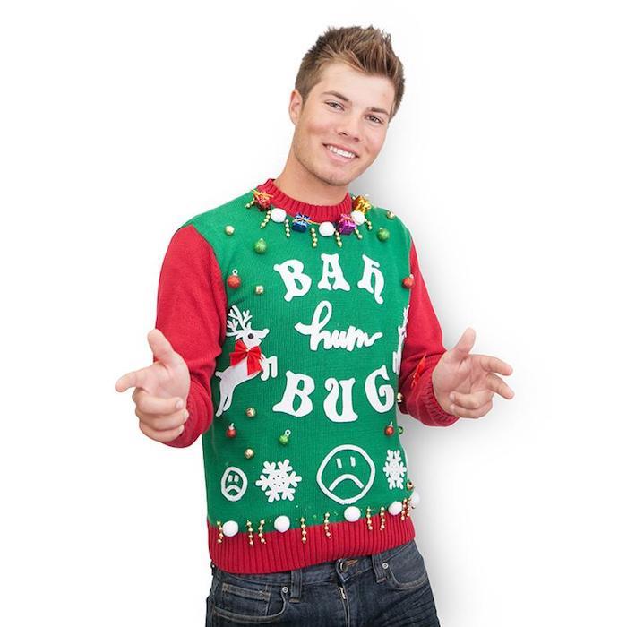najstniški božični pulover v rdeči, zeleni in beli barvi z okrasom božičnih kroglic in majhnimi darili, najstniški fant božično darilo