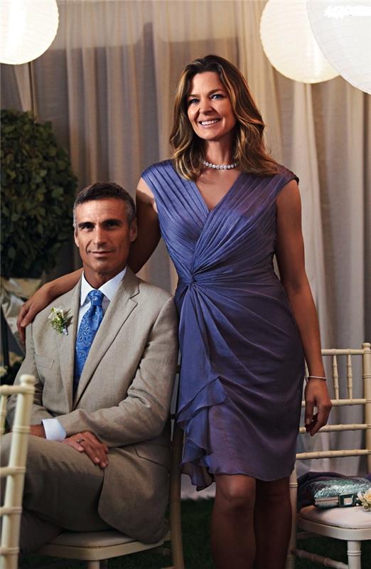 prašmatnios suknelės modelis vestuvėms iki kelių, violetinės mėlynos spalvos suknelė nuotakos mamai