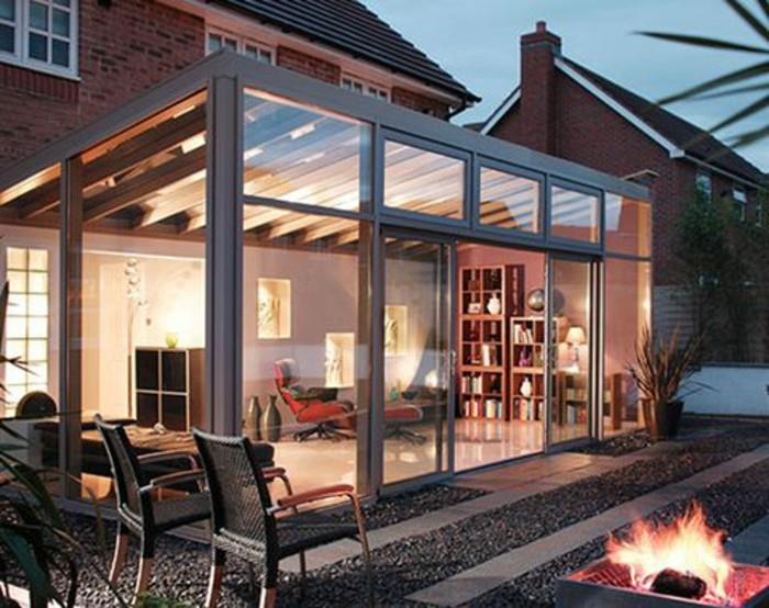 modernus verandos modelis, kuris pabrėžia romantišką atmosferą